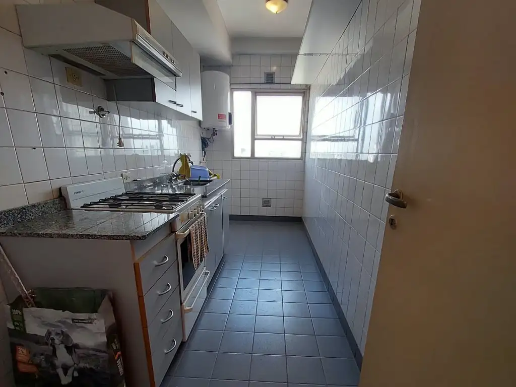 Foto de DEPARTAMENTO 2 AMBIENTES CON BALCON - COCHERA - SUM -, imagen 3