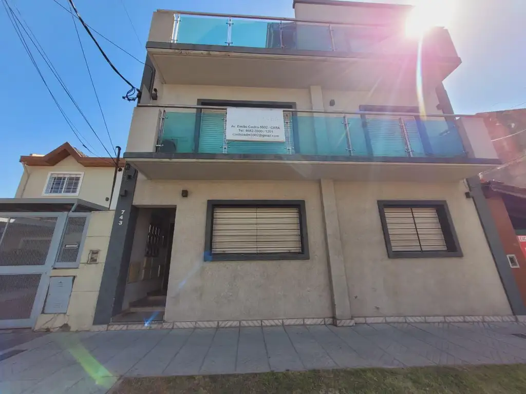 Foto de Departamento monoambiente con patio en PB, imagen 3