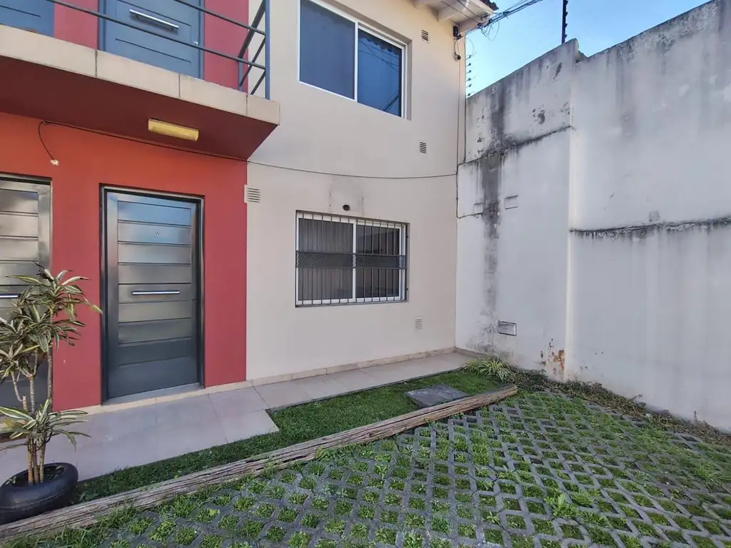 Foto de Departamento dos ambientes - Cercano a Acceso Oeste, imagen 1