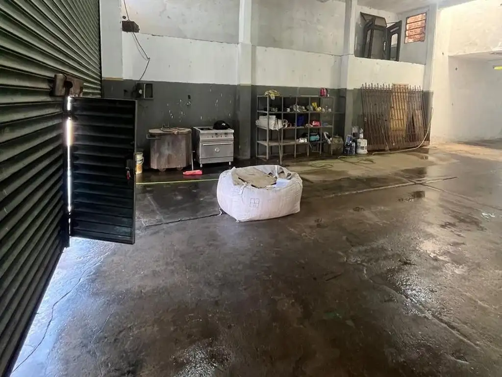 Foto de ALQUILER GALPON - A METROS DE AVENIDA CROVARA - ZONA INDUSTRIAL, imagen 2