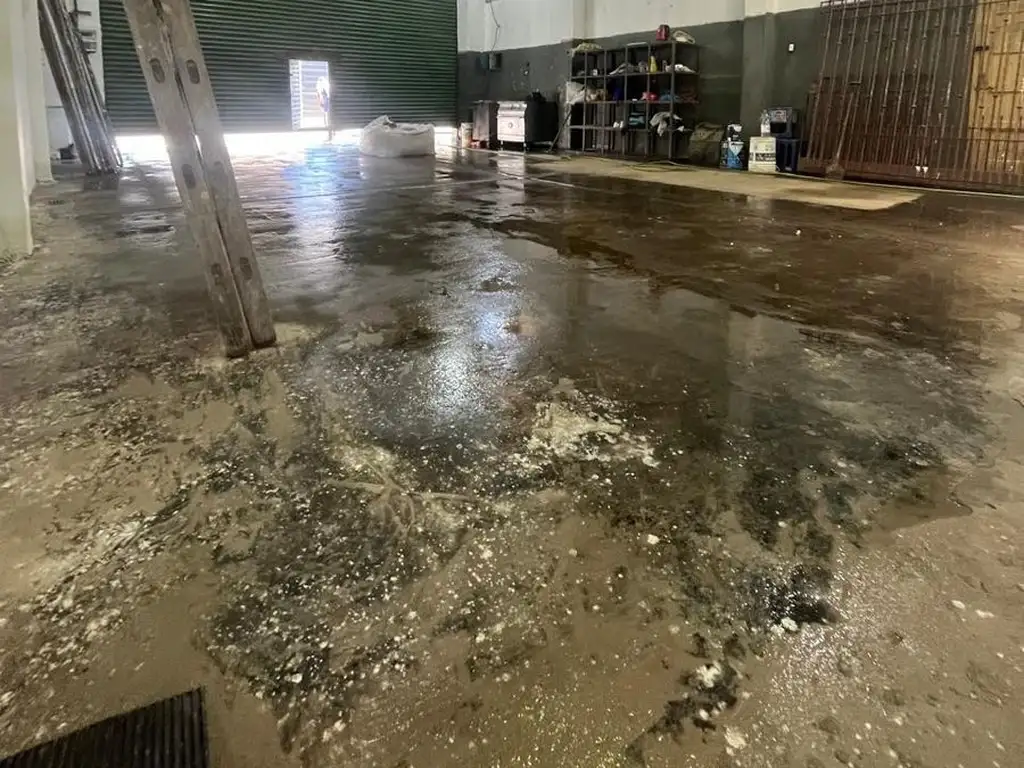 Foto de ALQUILER GALPON - A METROS DE AVENIDA CROVARA - ZONA INDUSTRIAL, imagen 3
