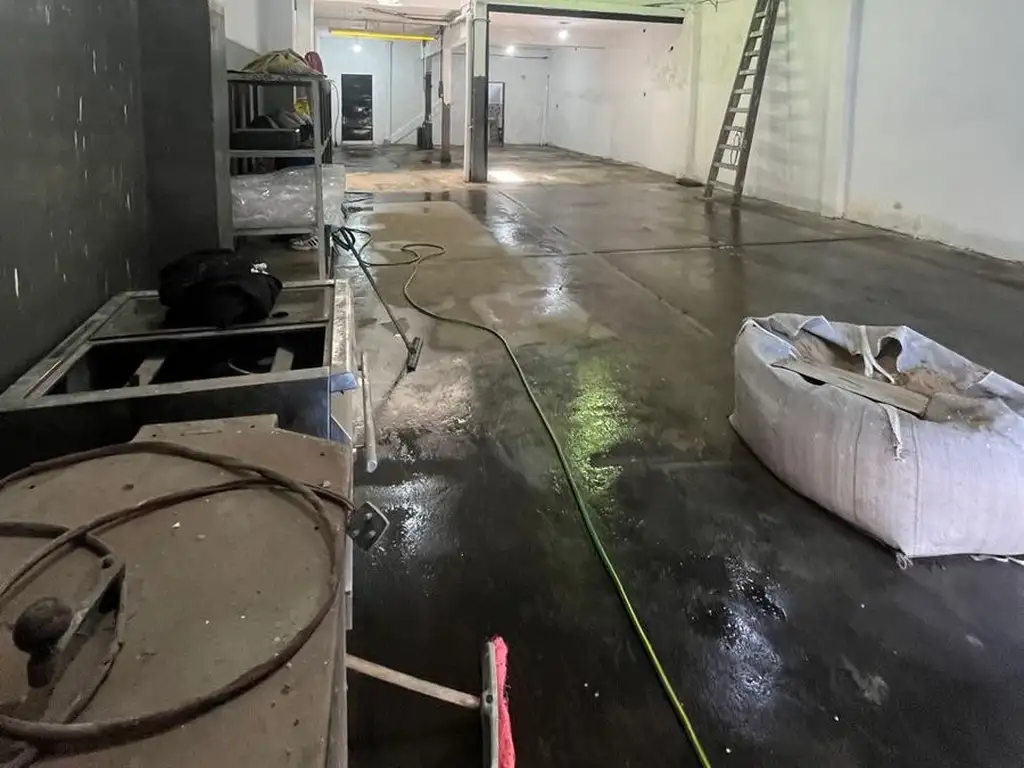 Foto de ALQUILER GALPON - A METROS DE AVENIDA CROVARA - ZONA INDUSTRIAL, imagen 4