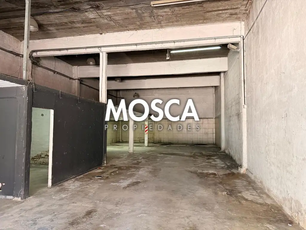 Foto de Deposito/Galpón en alquiler Paso del rey centro, imagen 4