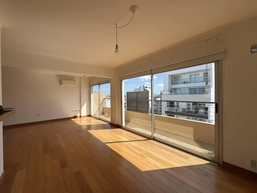 Foto de Departamento en venta, 2 dorm. terraza propia, cochera cubierta, imagen 3