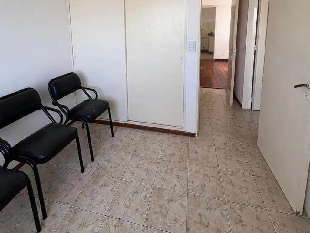 Foto de Amplio departamento en alquiler, Santa Fe al 1400., imagen 2