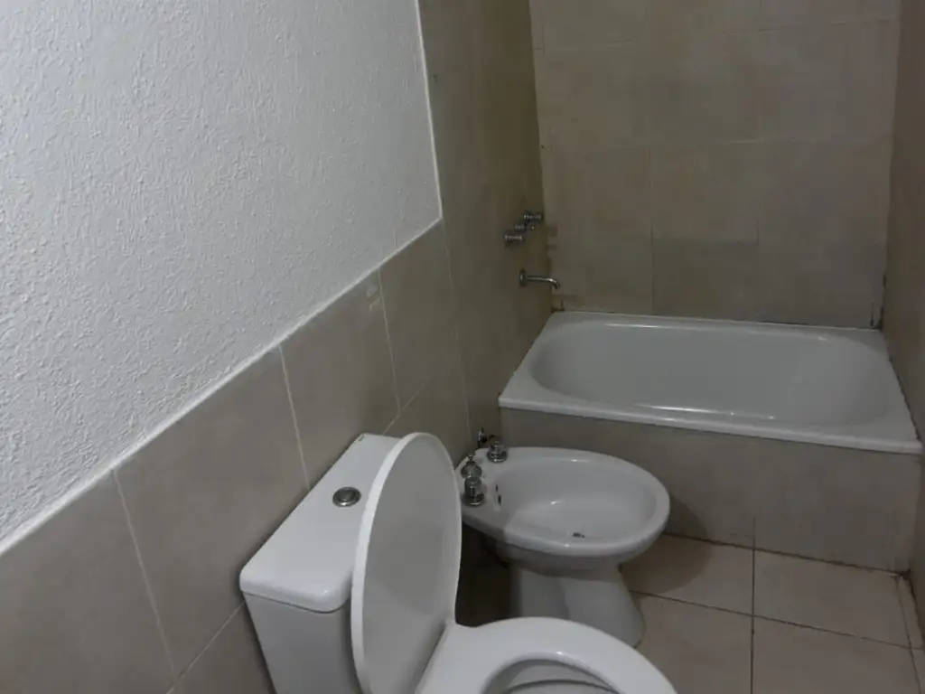 Foto de Vera Mujica 100 - planta baja - Alquiler, imagen 3