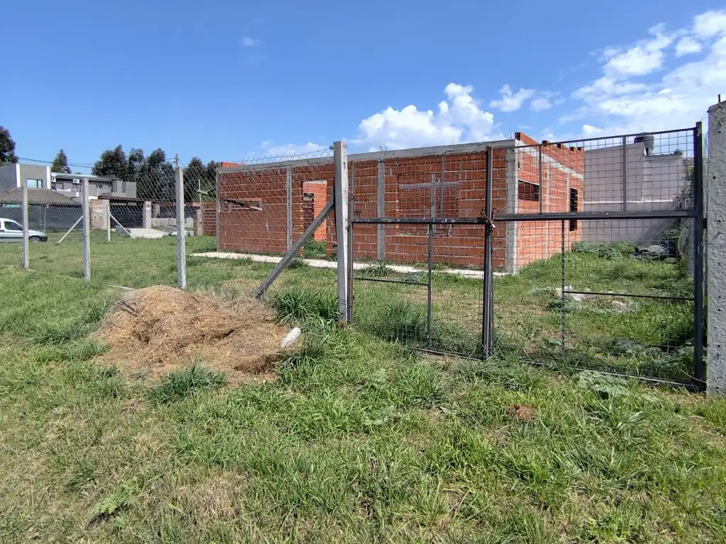 Foto de Venta Lote 383 m² con Mejoras y Construcción Avanzada en Moradas de, imagen 3