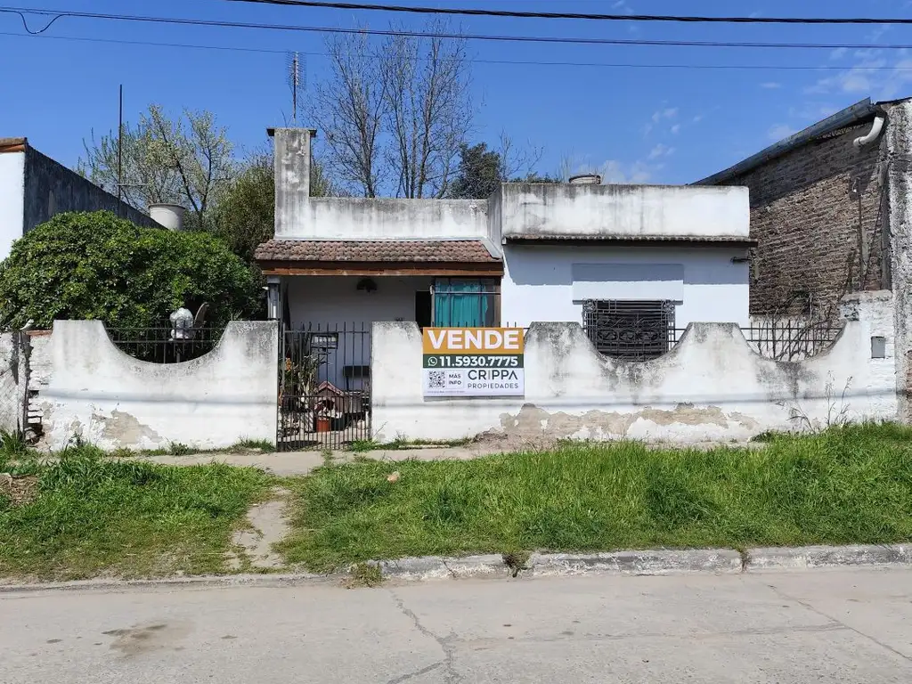 Foto de Casa en VENTA de 3 ambientes a refaccionar sobre lote propio en Máximo, imagen 2
