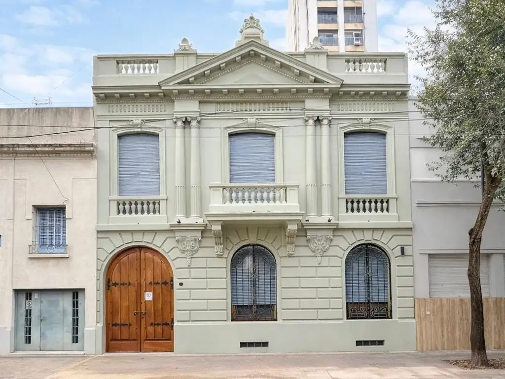 Foto de Casa de 4 dormitorios con cocheras en alquiler en La Plata sobre Calle, imagen 2