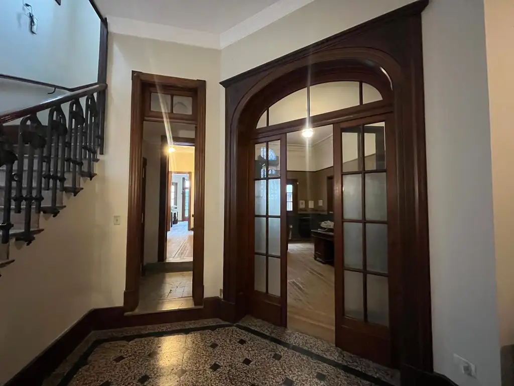 Foto de Casa de 4 dormitorios con cocheras en alquiler en La Plata sobre Calle, imagen 4