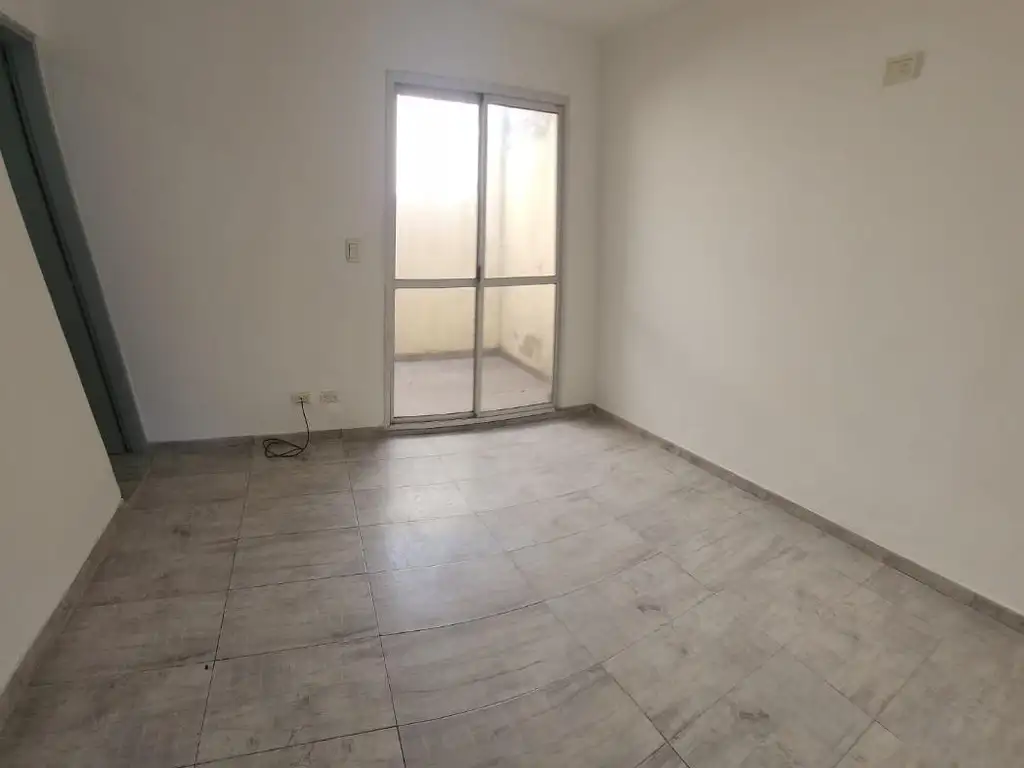 Foto de PH DE 2 AMBIENTES AL FRENTE CON PATIO, imagen 3
