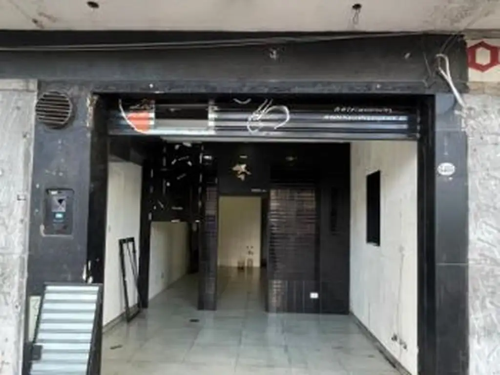 Foto de ALQUILER DE LOCAL Av. J. B. Alberdi al 5400, imagen 2