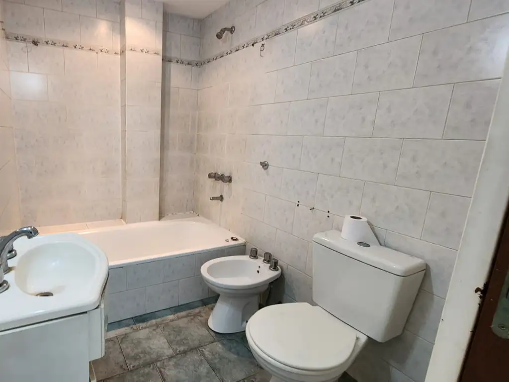 Foto de Depto. 2 ambientes al frente - $ 600.000 -, imagen 2