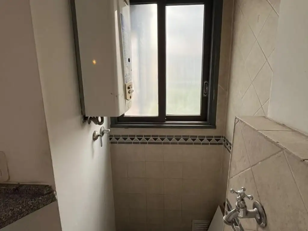 Foto de Excelente 2 ambientes con Suite y toilette al frente, imagen 5