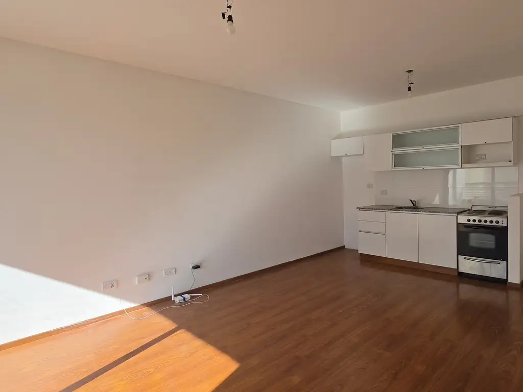 Foto de Departamento de 2 ambientes con balcón. Muy luminoso. Con cochera., imagen 4