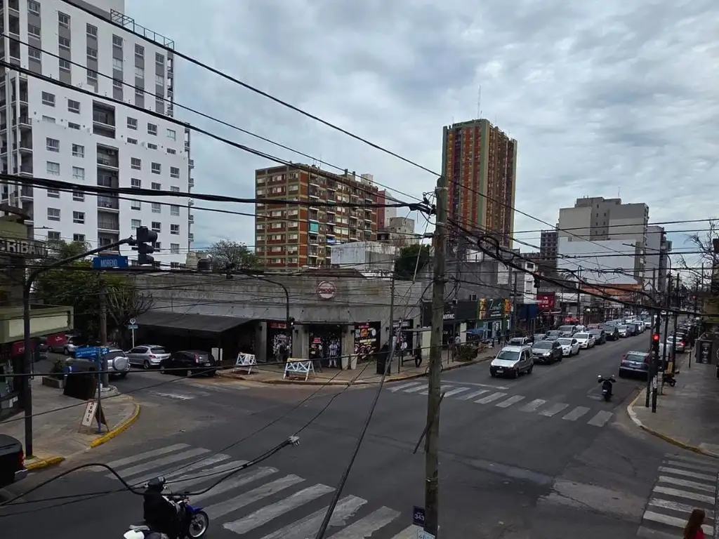 Foto de Local en alquiler con patio y depósito – Caseros Centro., imagen 2