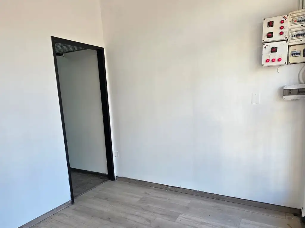 Foto de Local comercial de 55 m² sobre Av. Bartolomé Mitre – Con gas- Ideal, imagen 3
