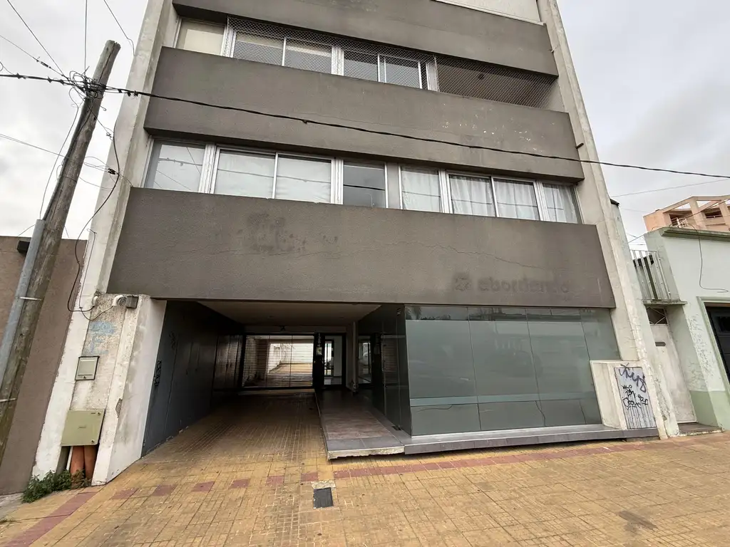 Foto de Dúplex con terraza privada, cochera, piscina y parrilla en alquiler, imagen 1