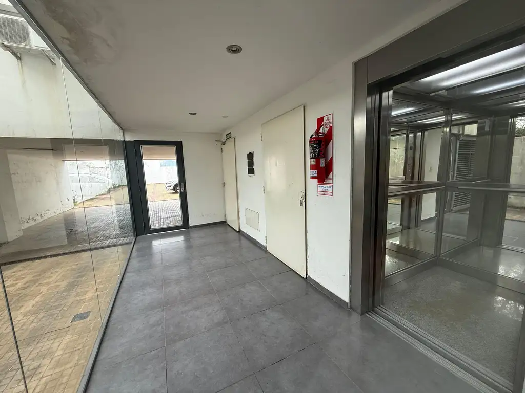 Foto de Dúplex con terraza privada, cochera, piscina y parrilla en alquiler, imagen 2