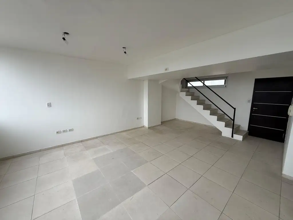 Foto de Dúplex con terraza privada, cochera, piscina y parrilla en alquiler, imagen 5