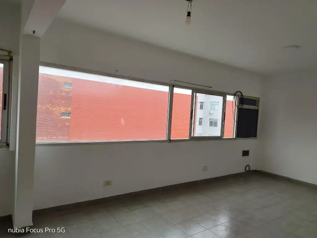 Foto de AMPL LUMI MONOAMBIENTE DIVISIBLE A MTS AV GAONA SIN EXPENSA, imagen 1