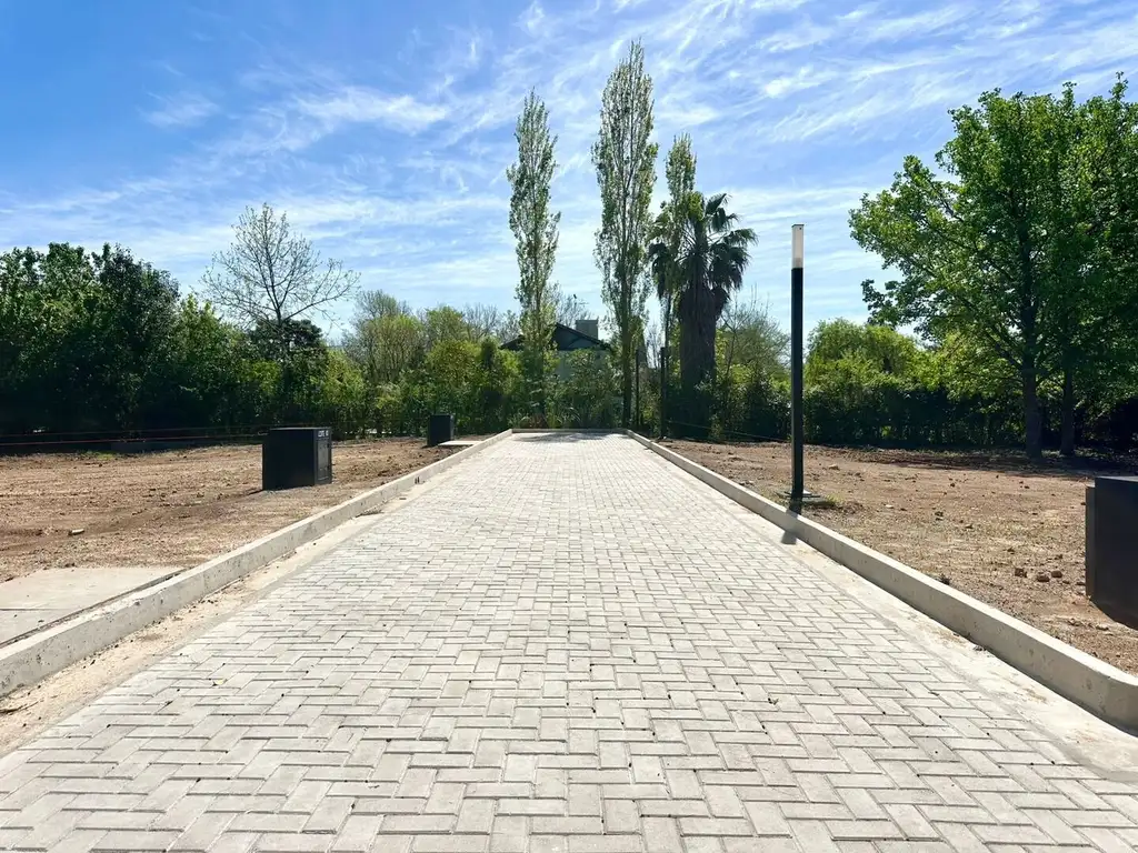 Foto de Terrenos y Lotes en venta en La Plata sobre Calle 473 [Cod, imagen 3
