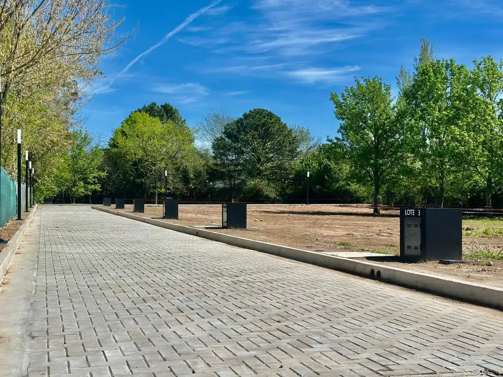 Foto de Lote en Barrio Cerrado en venta en City Bell sobre Calle 473 [Cod, imagen 5