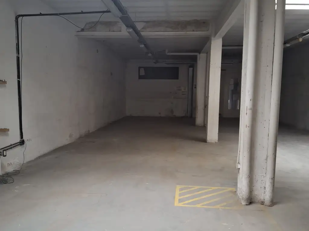 Foto de almagro espectacular local (galpon ) de 333 m2 planta libre a mts de av, imagen 4