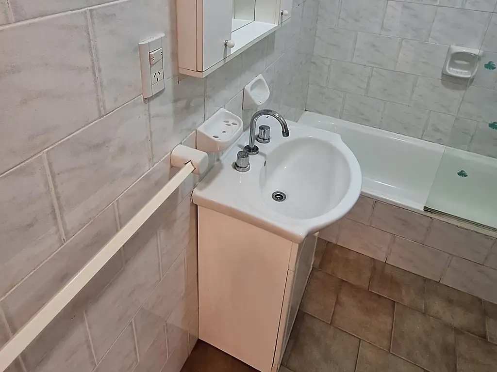 Foto de EN ALQUILER ,CASA 2 DORMITORIOS Y GARAGE, imagen 5