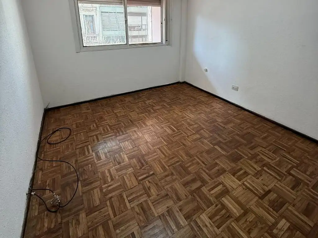 Foto de Departamento de 2 dormitorios con balcon al frente., imagen 5