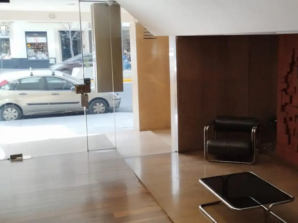 Foto de VENTA DEPARTAMENTO 3 AMBIENTES CON AMPLIO PATIO, imagen 2