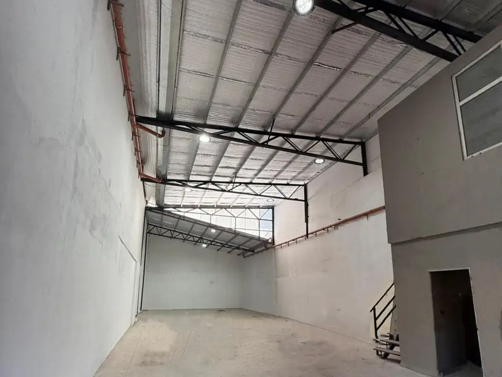 Foto de Depósito / Local Comercial a Estrenar, imagen 3