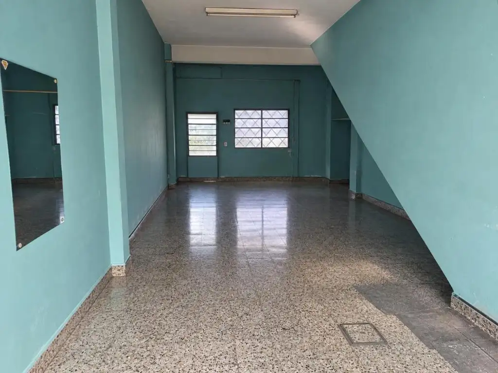 Foto de Alquiler de deposito de 32m2 en excelente ubicacion, imagen 2