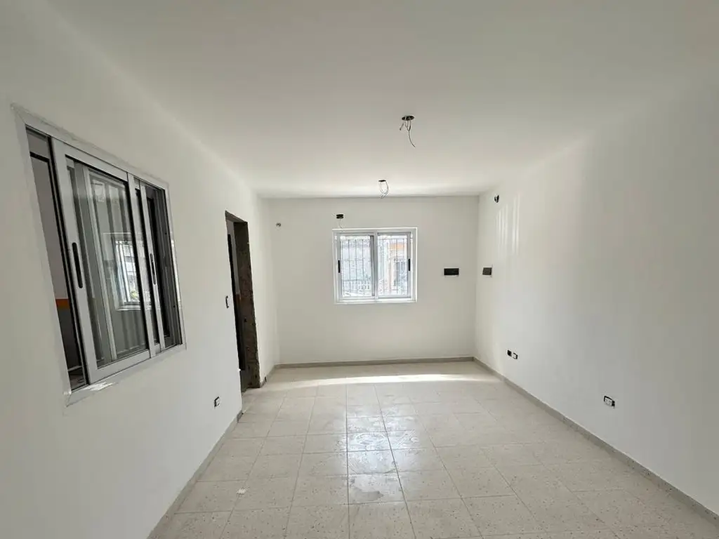 Foto de ALQUILER - EXCELENTE GALPON 650 m2 - LA TABLADA, imagen 5