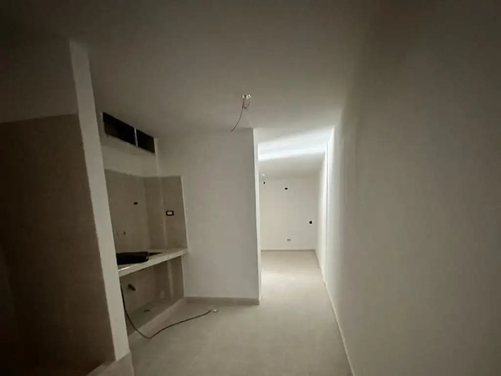 Foto de ALQUILER - EXCELENTE GALPON 650 m2 - LA TABLADA, imagen 1
