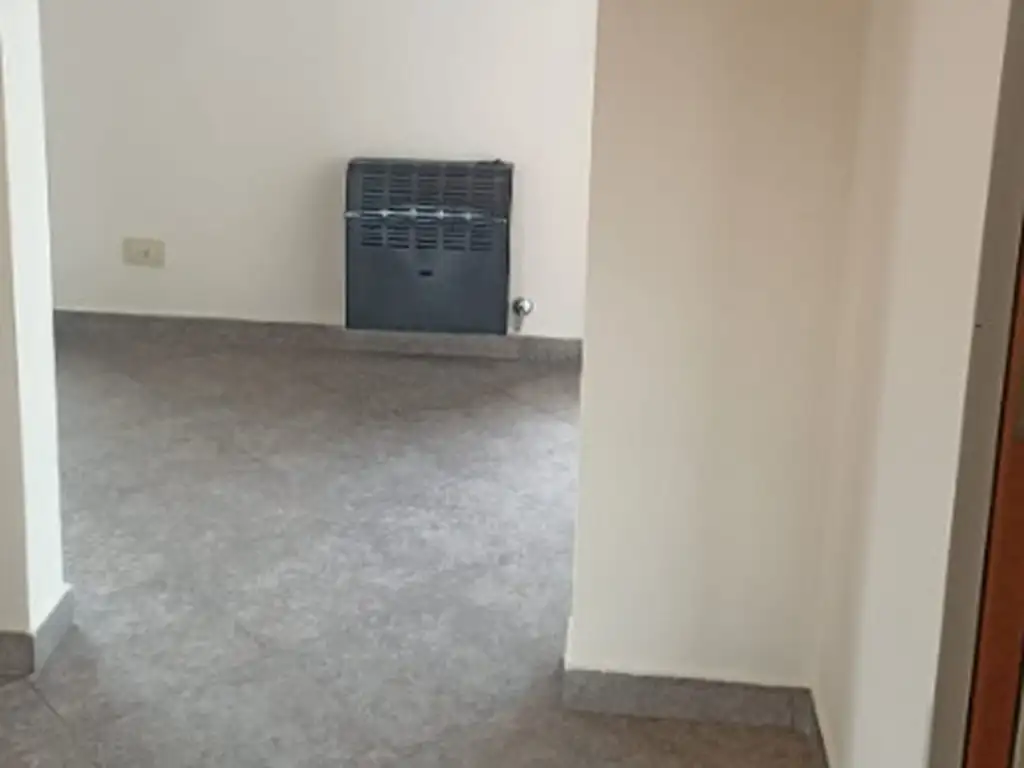 Foto de HERMOSO DEPARTAMENTO PH DE 3 AMBIENTES AL FRENTE-, imagen 2
