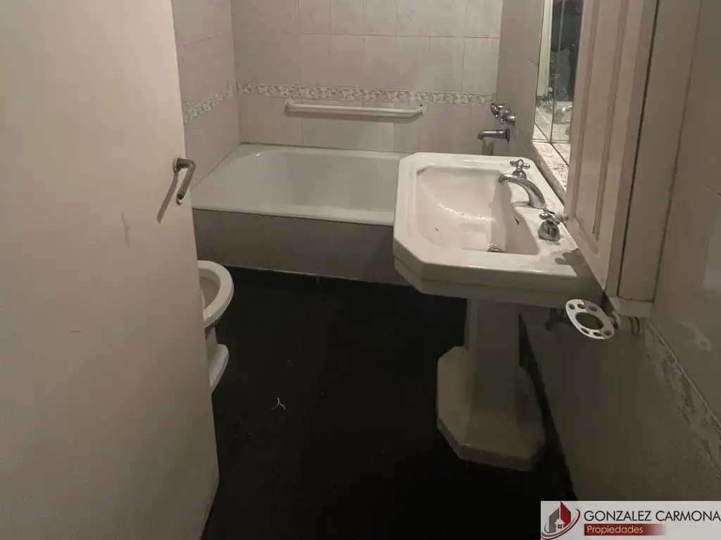 Foto de PH en alquiler c/ cochera en Villa Pueyrredón, imagen 3
