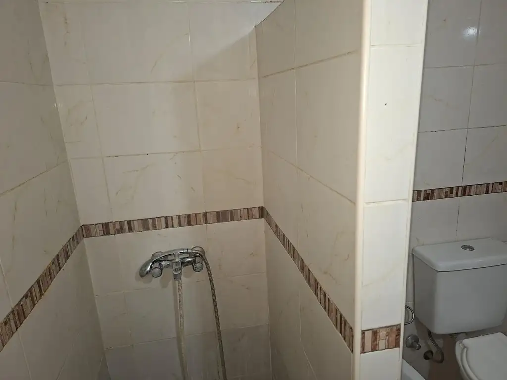 Foto de HERMOSO DUPLEX INMEJORABLE UBICACION CON COCHERA !!!, imagen 3
