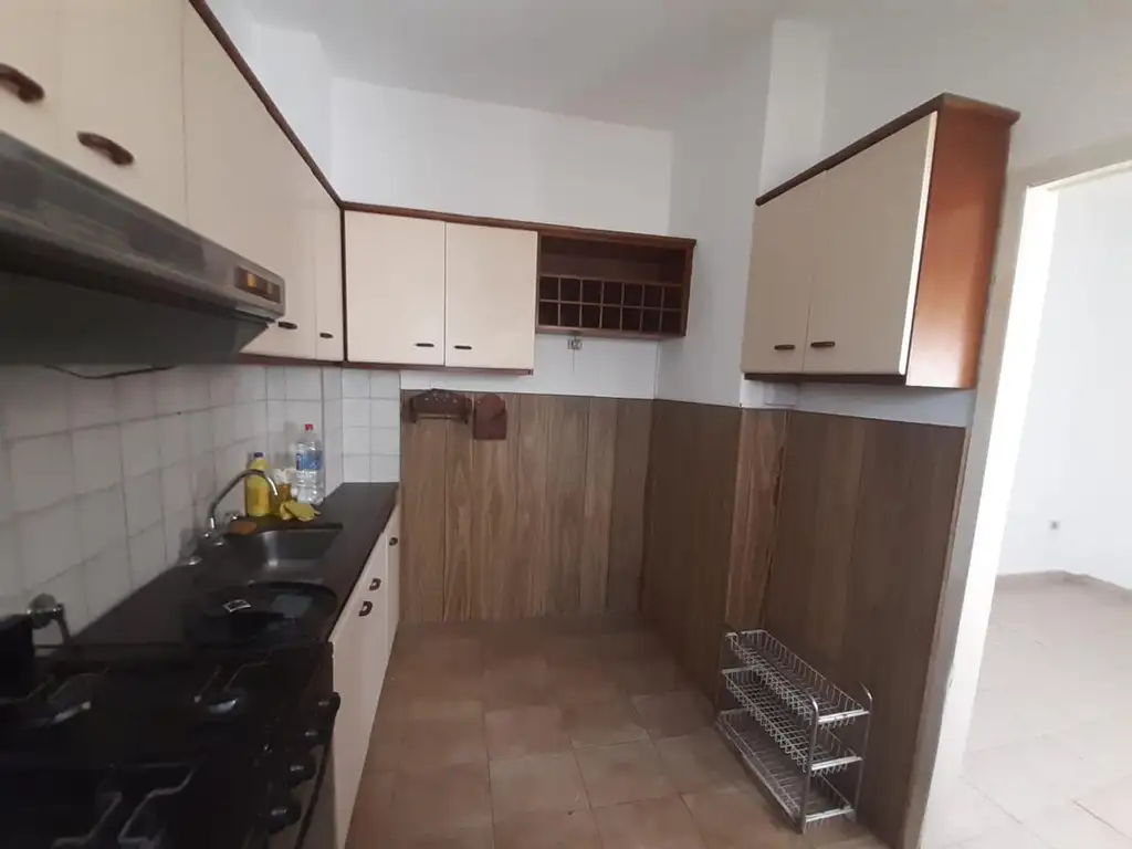 Foto de DEPARTAMENTO DOS AMB. AL CONTRAFRENTE 1° PISO POR ESCALERA, imagen 5