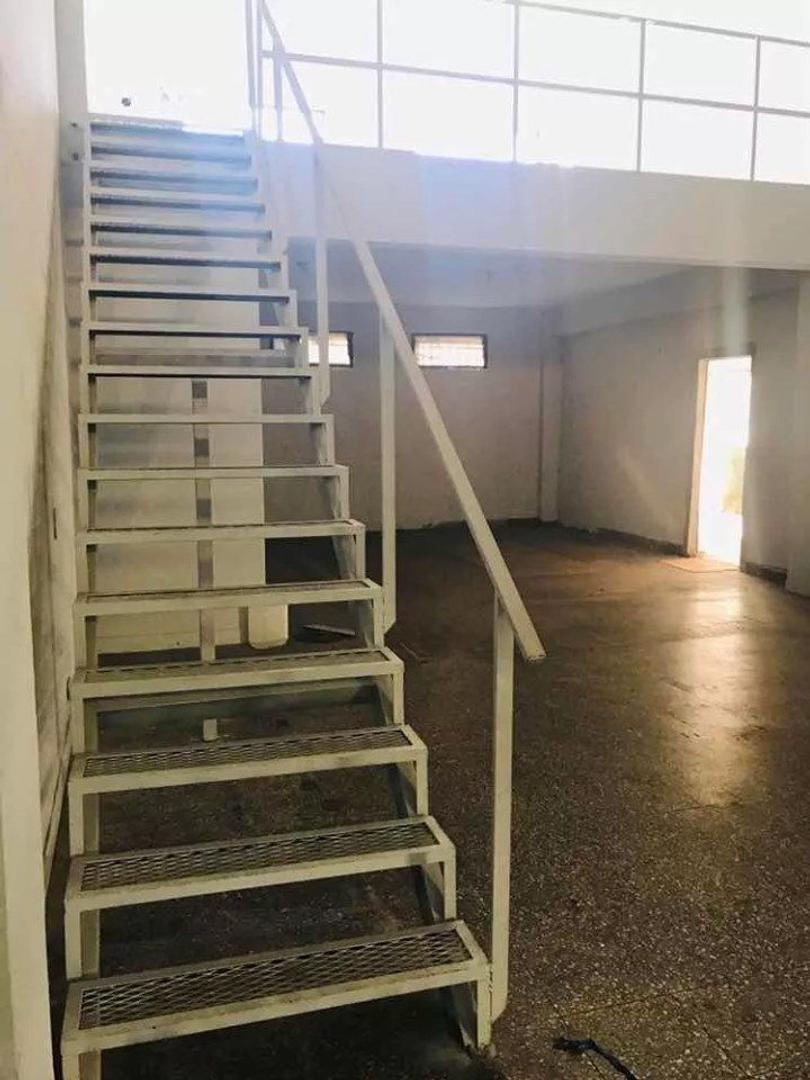 Foto de Galpón/Depósito en alquiler en José León Suarez, imagen 5