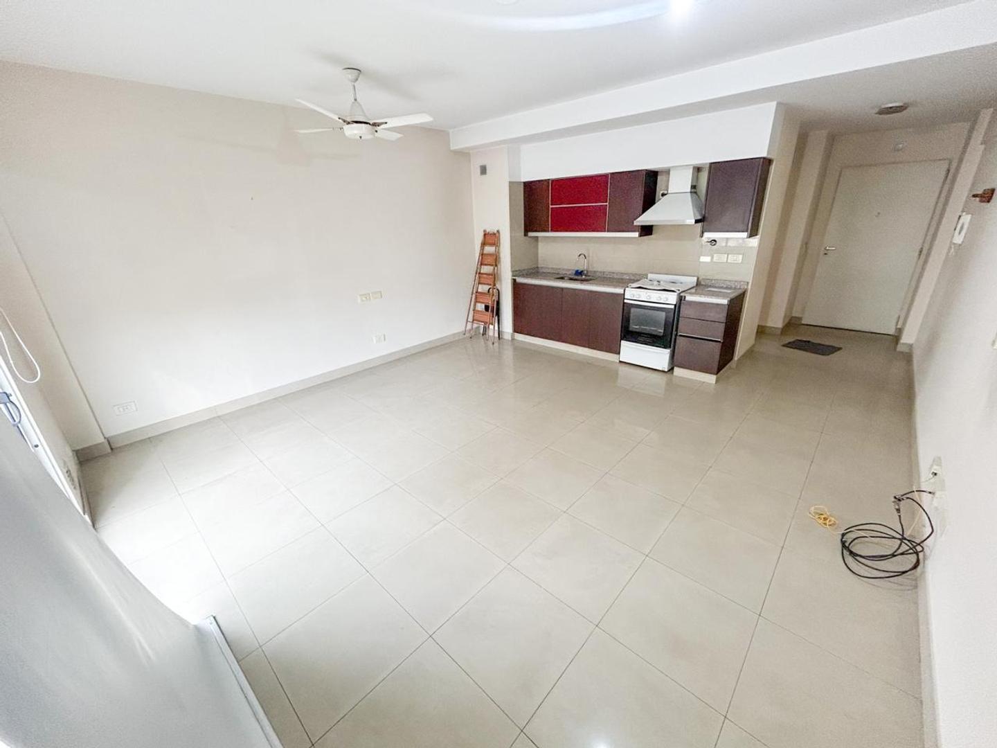 Foto de Departamento de 1 ambiente con balcón lateral, luminoso., imagen 1