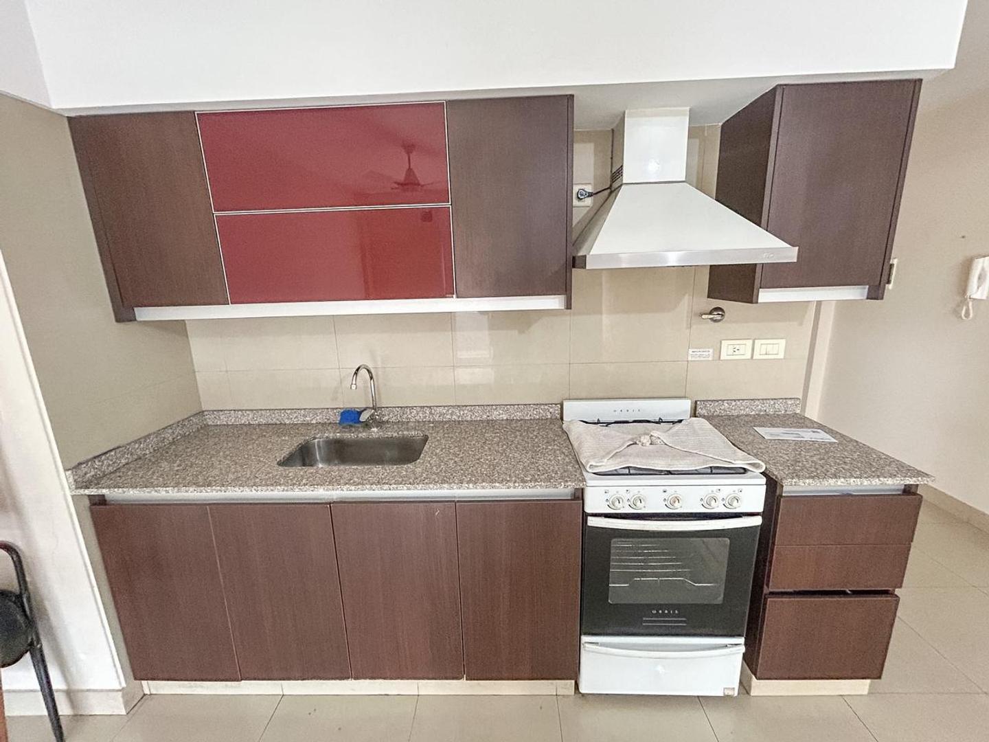 Foto de Departamento de 1 ambiente con balcón lateral, luminoso., imagen 2