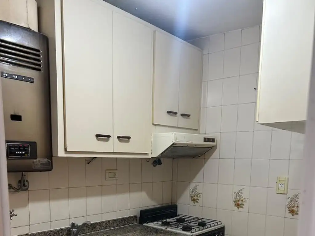 Foto de Monoambiente en P.B. lateral de 4,5 x 4 con cocina independ, imagen 1