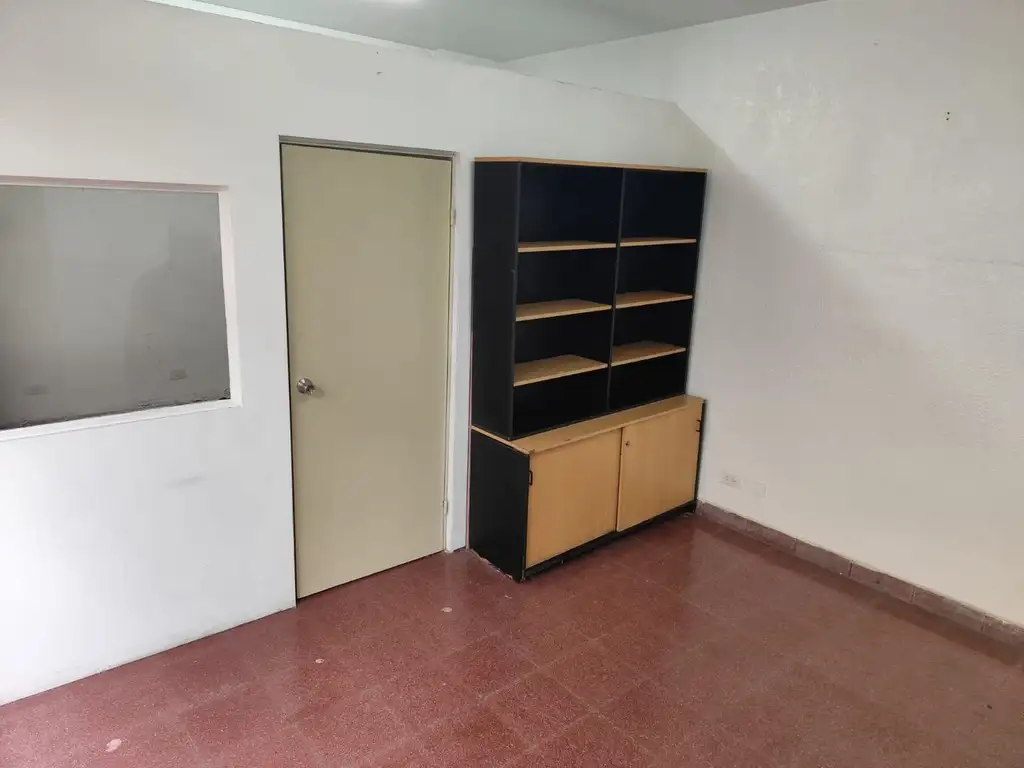 Foto de Oficina en Alquiler en el Centro comercial de Liniers, imagen 2