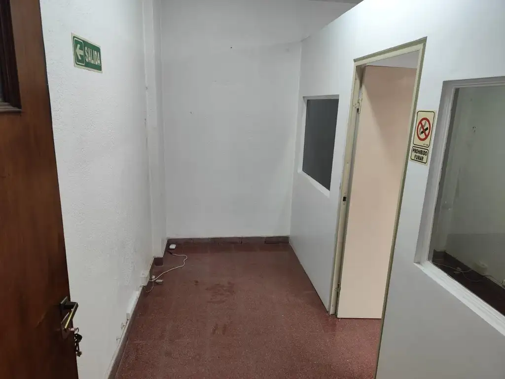 Foto de Oficina en Alquiler en el Centro comercial de Liniers, imagen 1