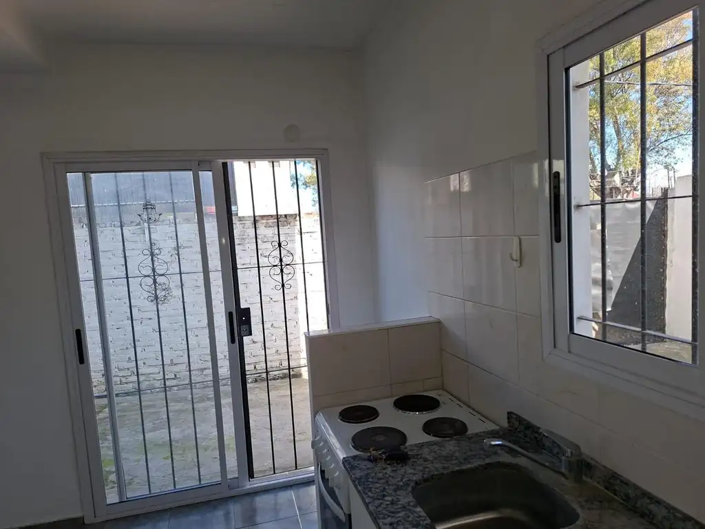 Foto de HERMOSO 3 AMB CON PATIO Y COCHERA EN EXCELENTE UBICACION!!!, imagen 3