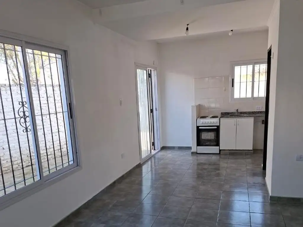 Foto de HERMOSO 3 AMB CON PATIO Y COCHERA EN EXCELENTE UBICACION!!!, imagen 4