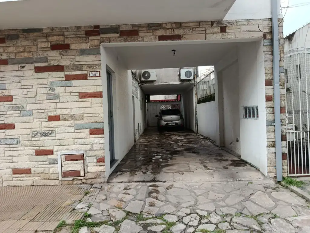 Foto de Casa PH al fondo 3 Ambientes - Haedo, imagen 1