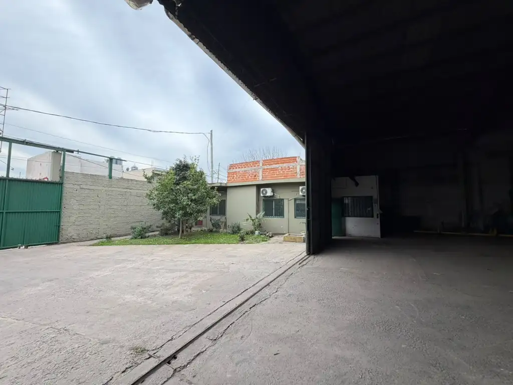 Foto de DEPÓSITO 1400 m2 QUILMES, imagen 3