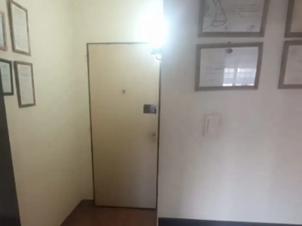 Foto de DEPARTAMENTO DE 4 AMBIENTES EN ALQUILER - CIUDADELA, imagen 2